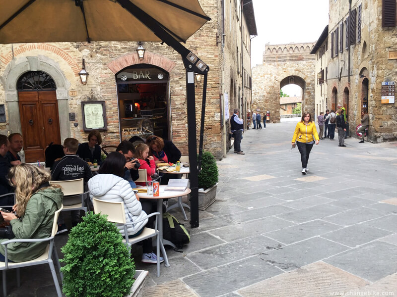 cycle touring changebike san-gimignano italy