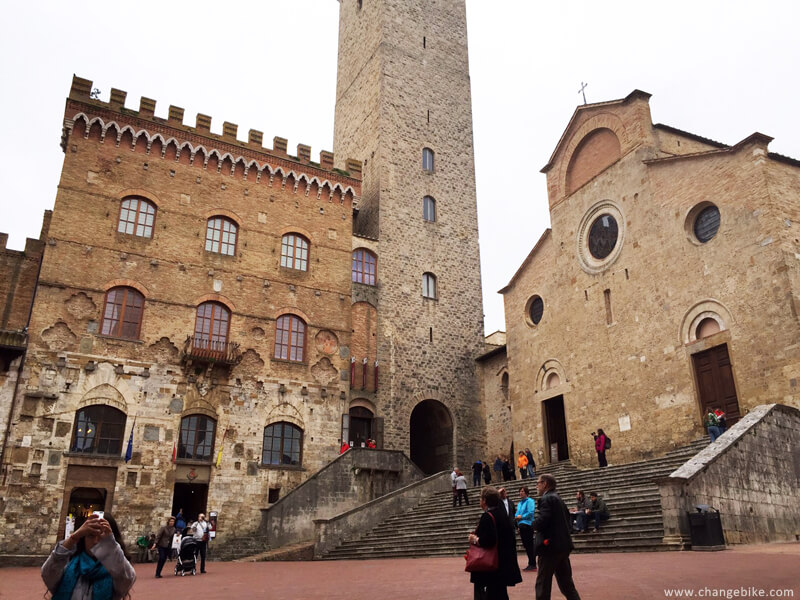 cycle touring changebike san-gimignano italy