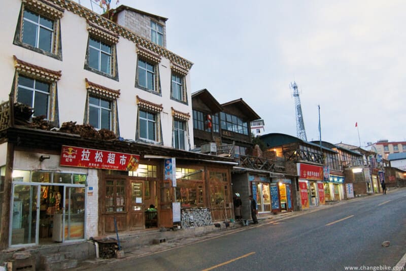 changebike bike trip yunnan flying temple