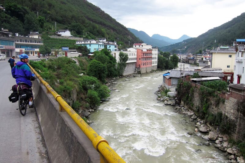 changebike travel bike yunnan tiger leaping gorge