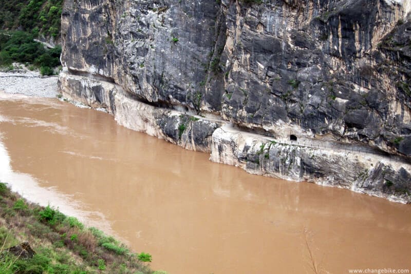 changebike travel bike yunnan tiger leaping gorge