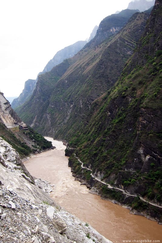 changebike travel bike yunnan tiger leaping gorge