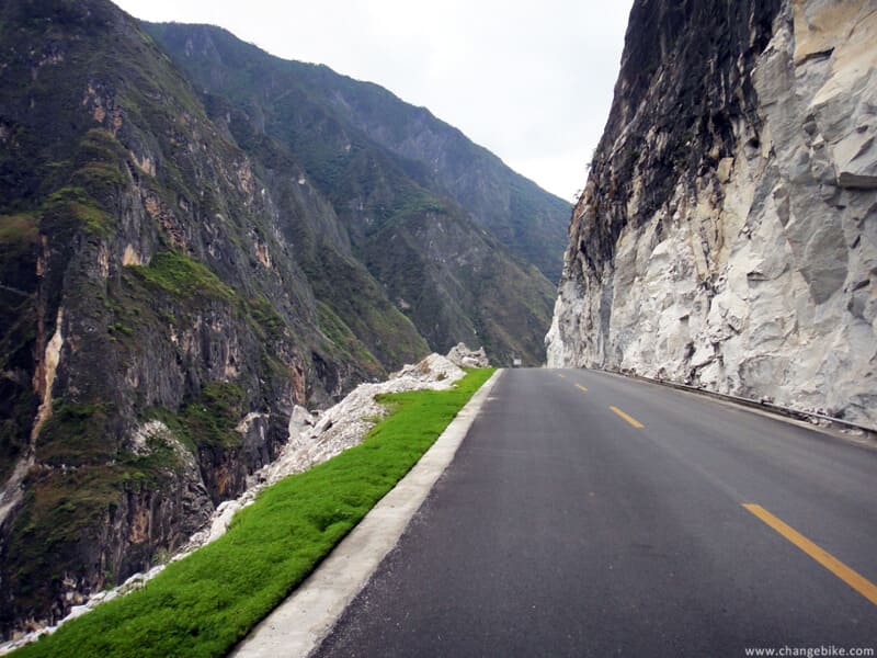 changebike travel bike yunnan tiger leaping gorge