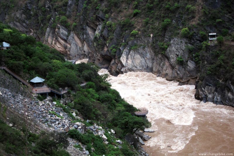 changebike travel bike yunnan tiger leaping gorge