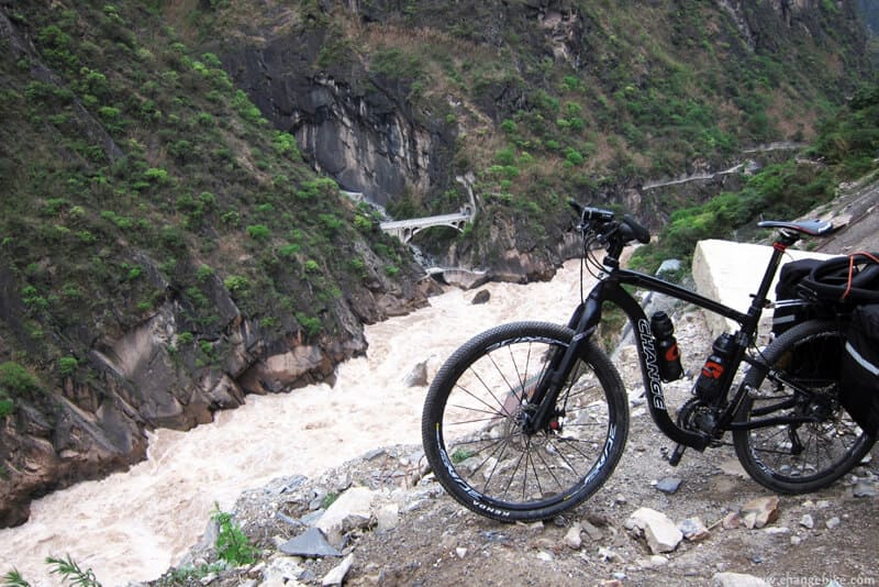 changebike travel bike yunnan tiger leaping gorge