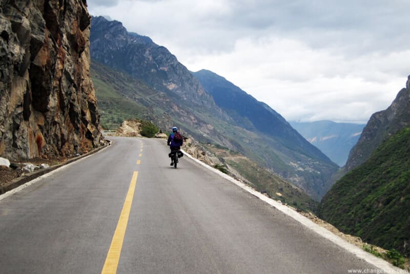 changebike travel bike yunnan tiger leaping gorge