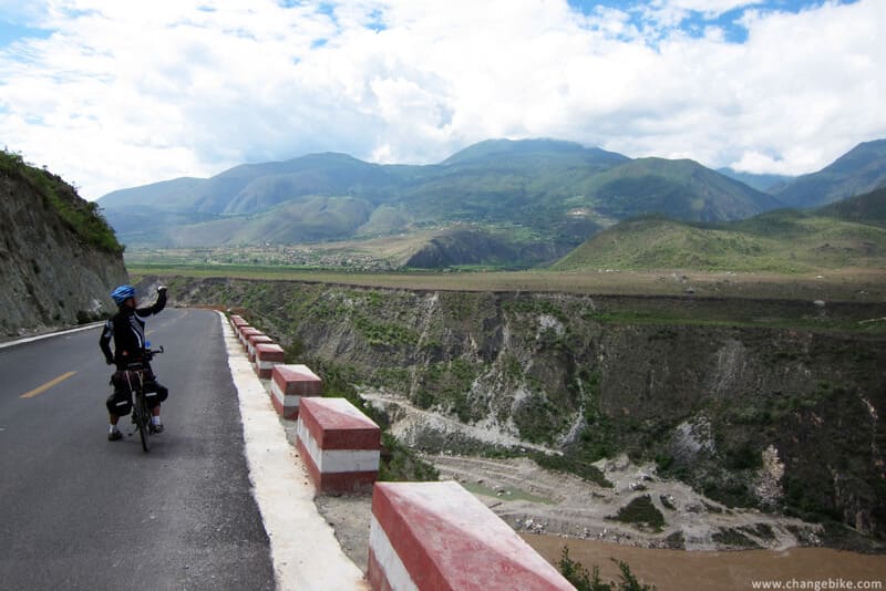 changebike yunnan bike tours yunnan lower tiger leaping gorge
