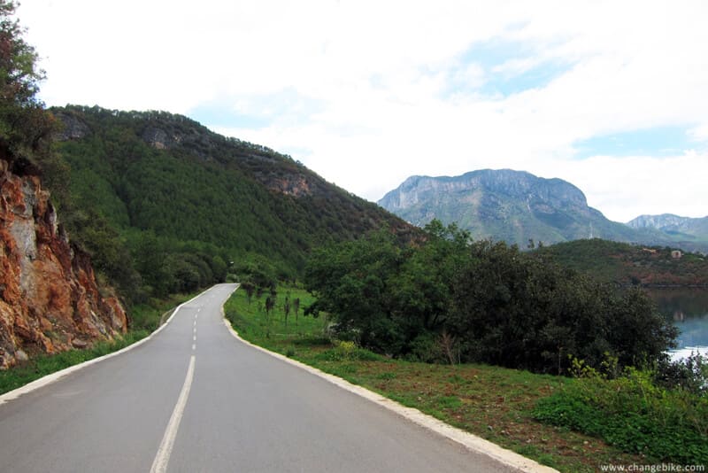 changebike bike trip yunnan Lugu Lake