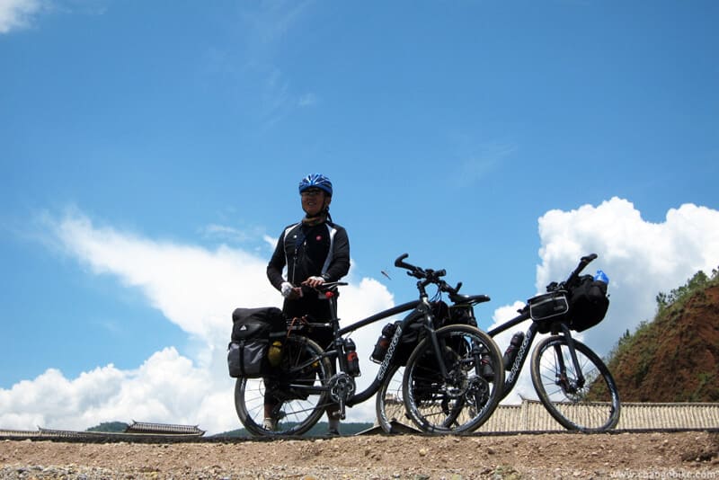 changebike adventure bike tours yunnan erhai