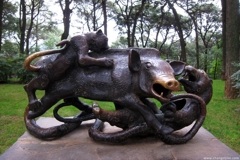 changebike adventure cycling yunnan kunming bronze hall