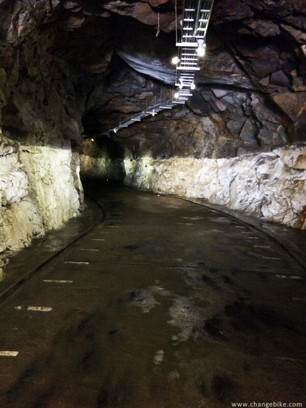 changebike cycle europe in Kinmen Shishan(Mt. Lion)Howitzer Front