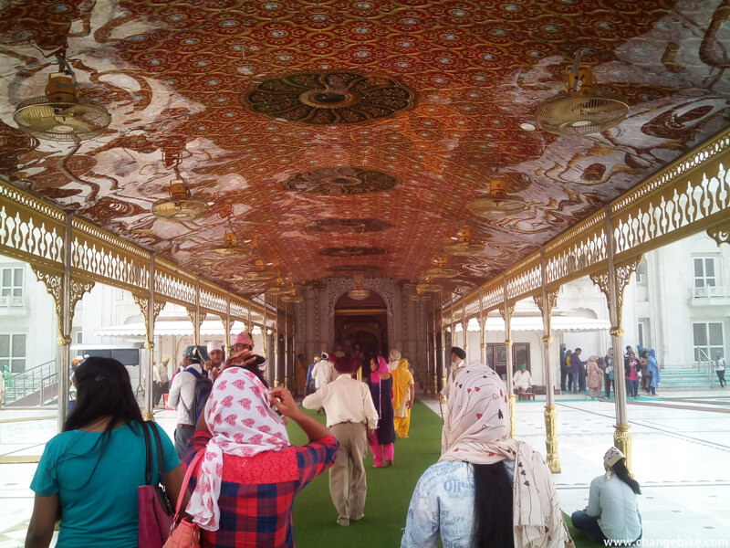 bike tours changebike gurudwara bangla sahib india